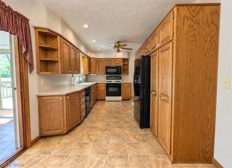 1805 Woodruff Avenue NW Massillon OH 44647