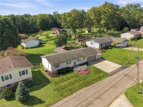 1805 Woodruff Avenue NW Massillon OH 44647