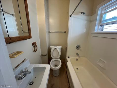2164 W 45th Street Cleveland OH 44102
