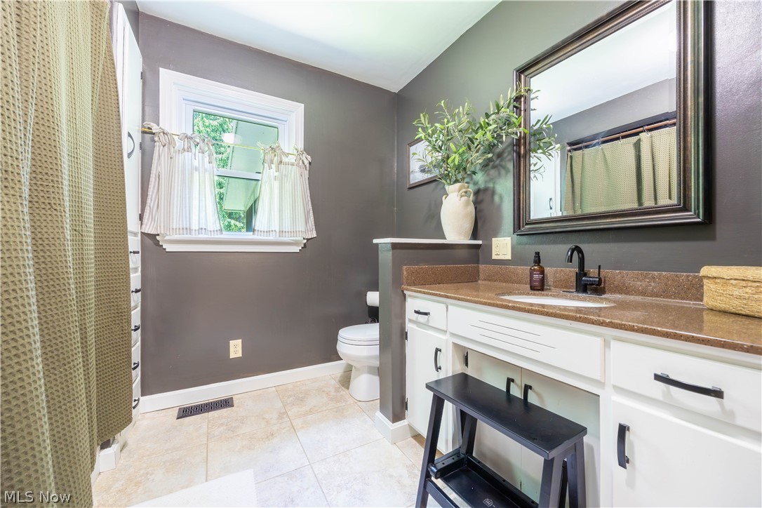 32 Lakeview Drive Millersburg OH 44654