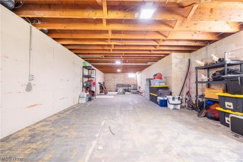 32 Lakeview Drive Millersburg OH 44654