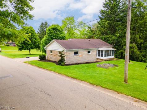 32 Lakeview Drive Millersburg OH 44654