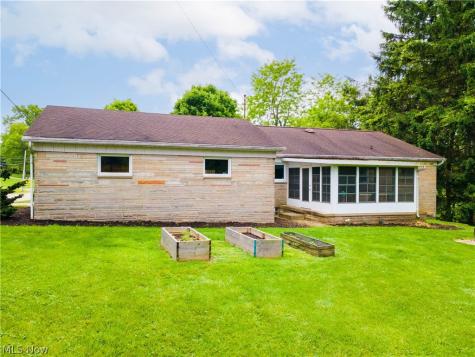 32 Lakeview Drive Millersburg OH 44654