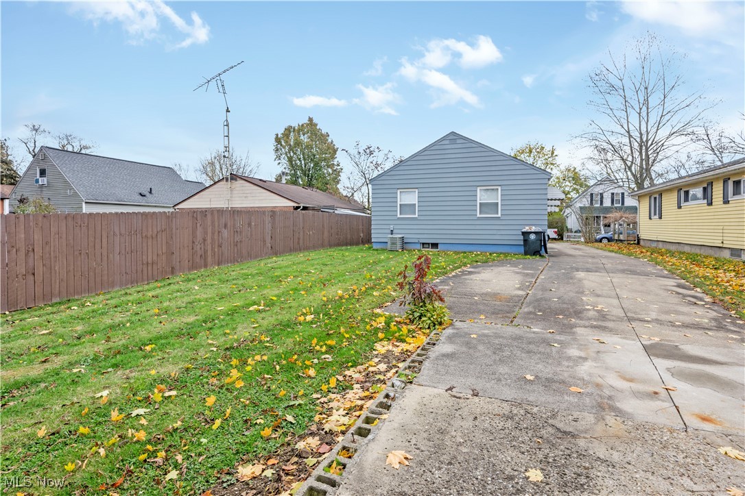 1289 Harpster Avenue Akron OH 44314