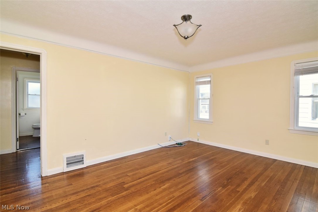 5011 Pershing Avenue Parma OH 44134