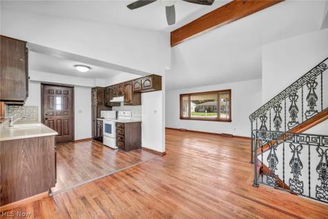 42988 Woodhill Drive Elyria OH 44035