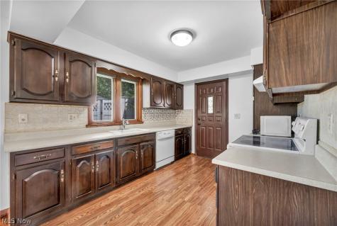 42988 Woodhill Drive Elyria OH 44035