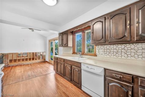 42988 Woodhill Drive Elyria OH 44035