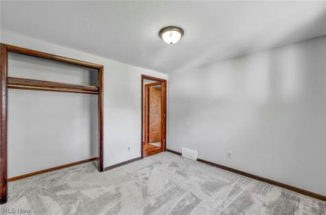 42988 Woodhill Drive Elyria OH 44035