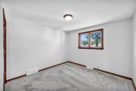 42988 Woodhill Drive Elyria OH 44035