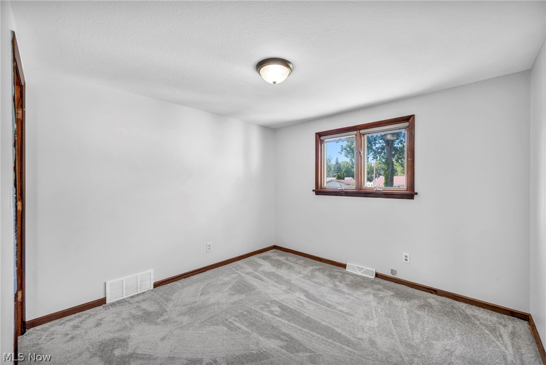 42988 Woodhill Drive Elyria OH 44035