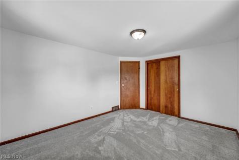 42988 Woodhill Drive Elyria OH 44035