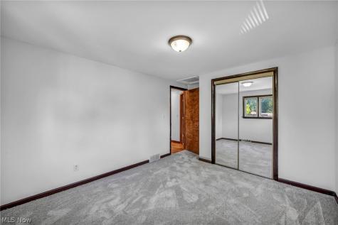 42988 Woodhill Drive Elyria OH 44035