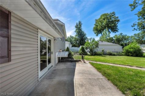 42988 Woodhill Drive Elyria OH 44035