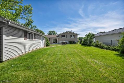 42988 Woodhill Drive Elyria OH 44035