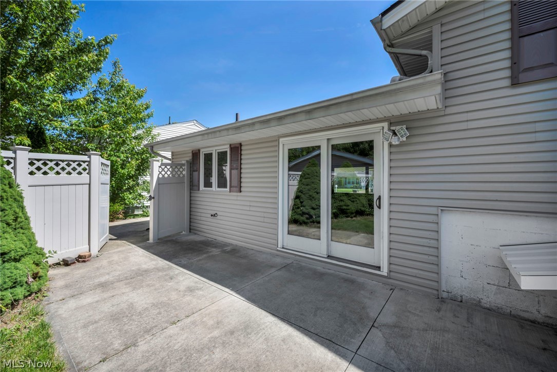 42988 Woodhill Drive Elyria OH 44035