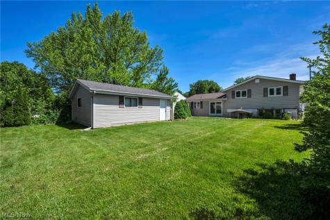 42988 Woodhill Drive Elyria OH 44035