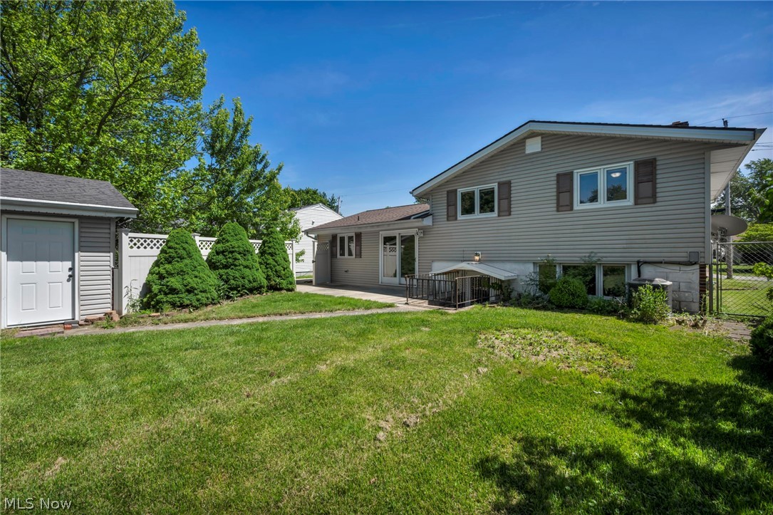42988 Woodhill Drive Elyria OH 44035