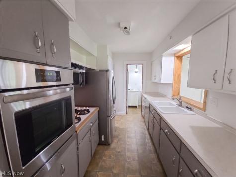 211 Roshon Drive Medina OH 44256