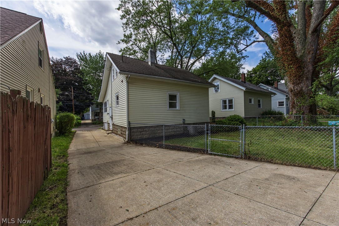 475 Newell Avenue Akron OH 44305