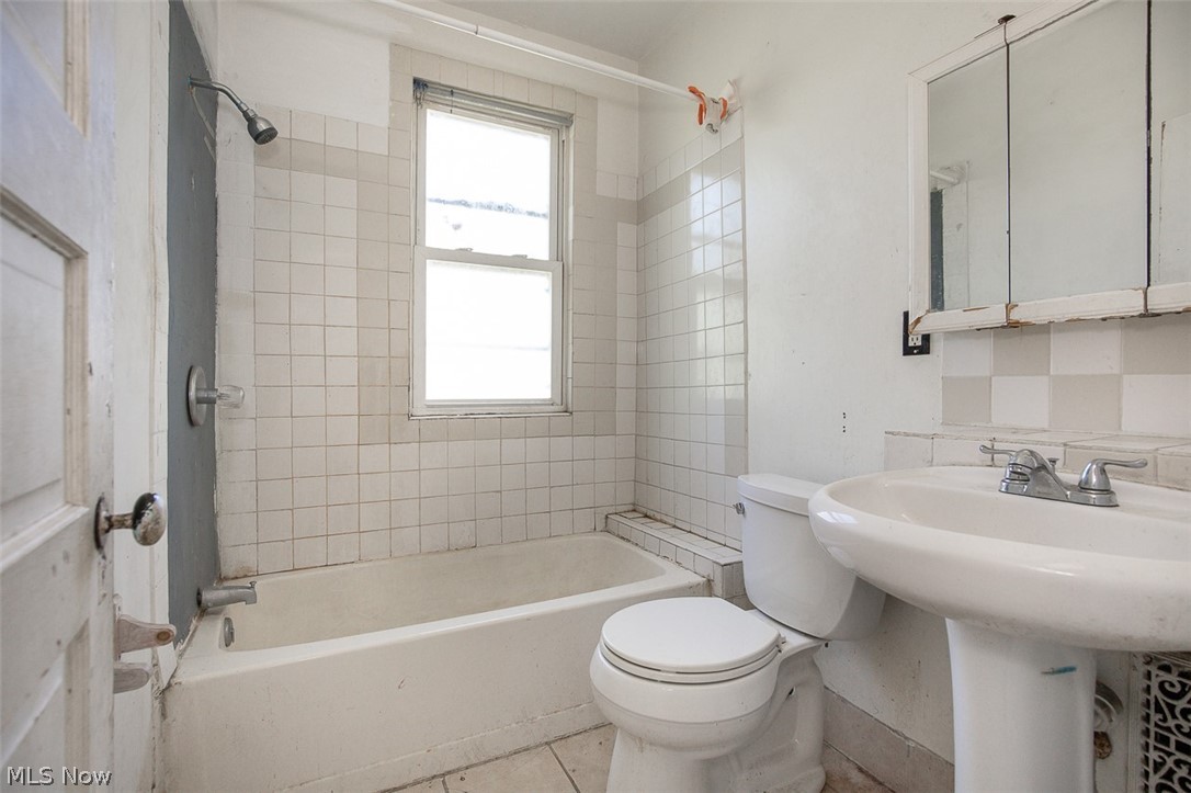 2300 E 86th Street Cleveland OH 44106