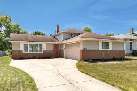 2211 Camelot Drive Parma OH 44134