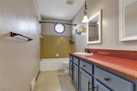 2211 Camelot Drive Parma OH 44134