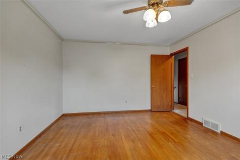 2211 Camelot Drive Parma OH 44134