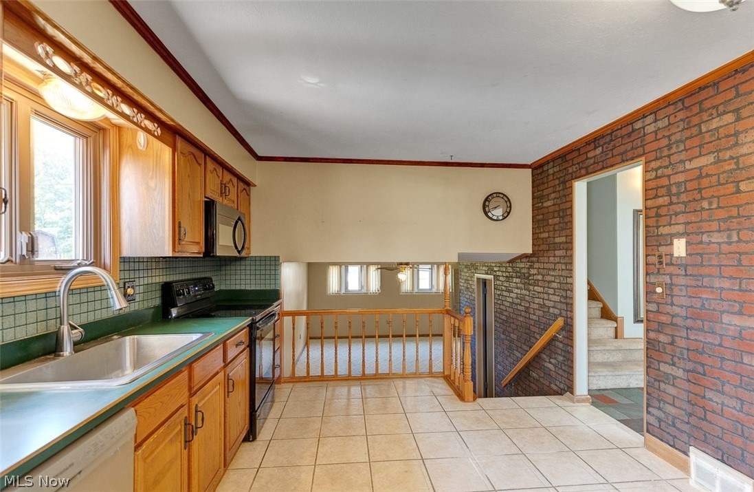2211 Camelot Drive Parma OH 44134