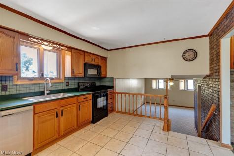 2211 Camelot Drive Parma OH 44134