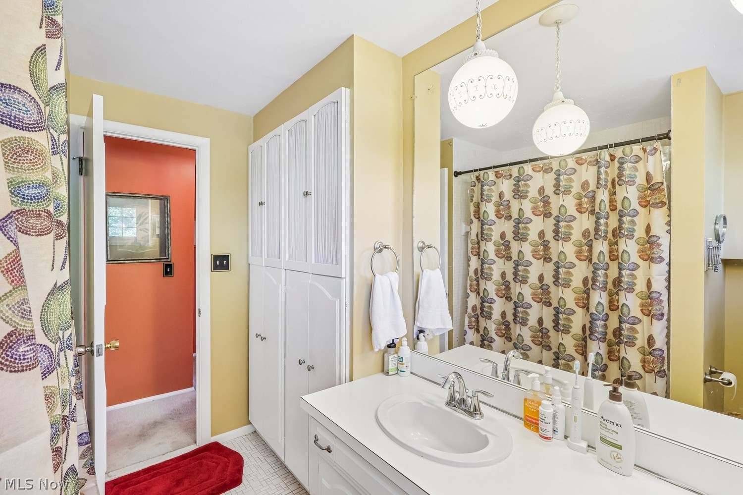 310 E Decker Drive Seven Hills OH 44131