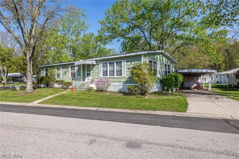 16 Grand Boulevard Olmsted Twp OH 44138