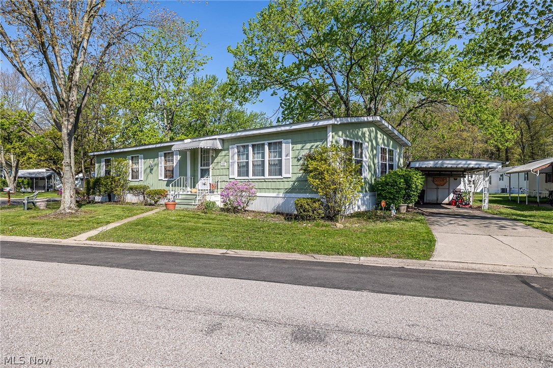 16 Grand Boulevard Olmsted Twp OH 44138