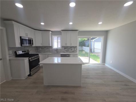 203 Paxton Road Eastlake OH 44095