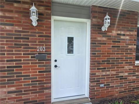 203 Paxton Road Eastlake OH 44095
