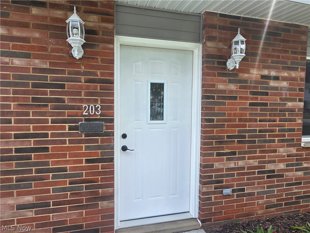 203 Paxton Road Eastlake OH 44095