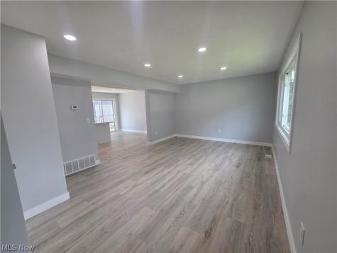 203 Paxton Road Eastlake OH 44095