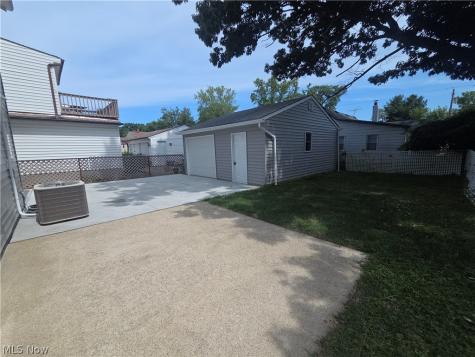 203 Paxton Road Eastlake OH 44095