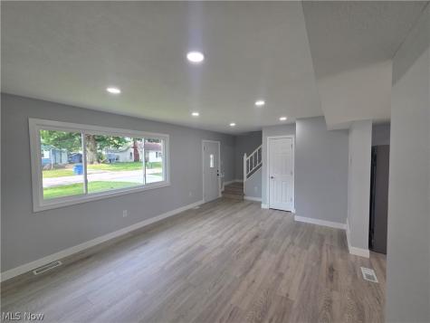 203 Paxton Road Eastlake OH 44095