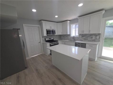 203 Paxton Road Eastlake OH 44095