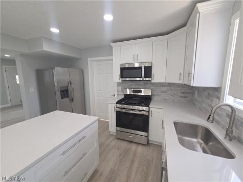 203 Paxton Road Eastlake OH 44095
