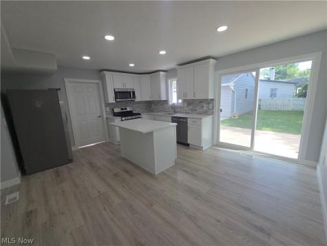 203 Paxton Road Eastlake OH 44095
