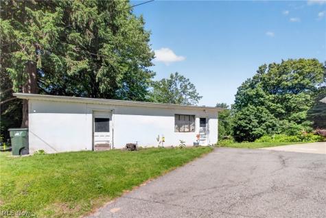 1031 Park Avenue Amherst OH 44001