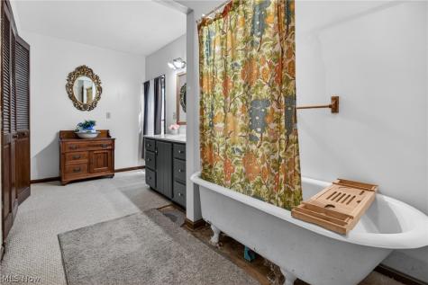 1031 Park Avenue Amherst OH 44001