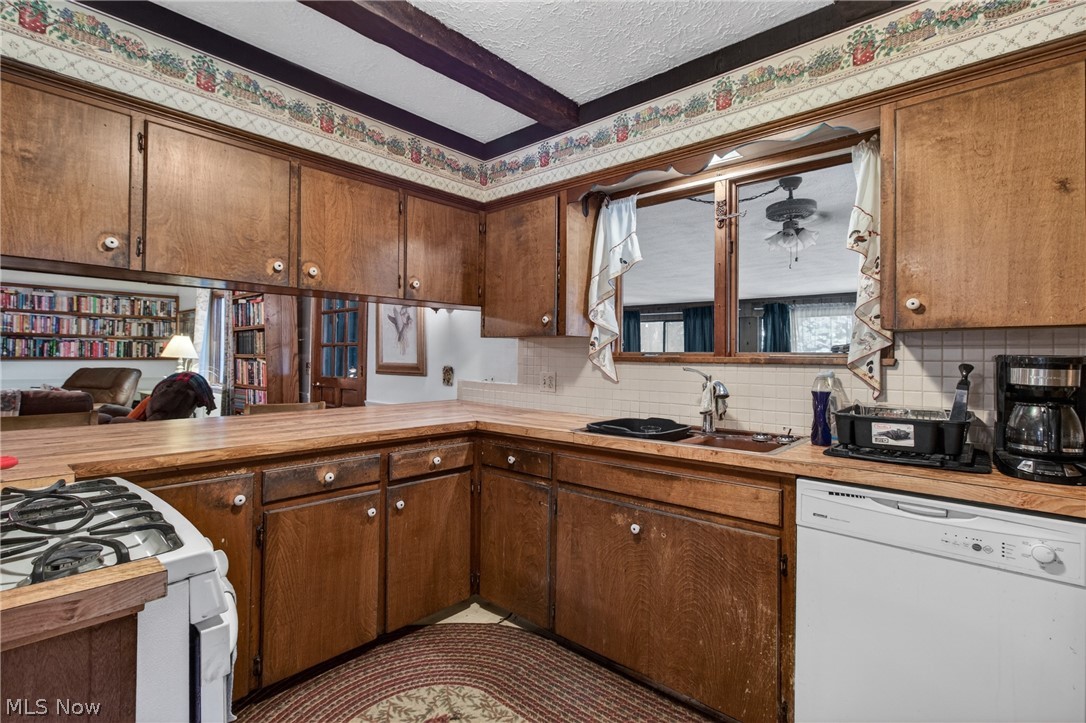 1031 Park Avenue Amherst OH 44001
