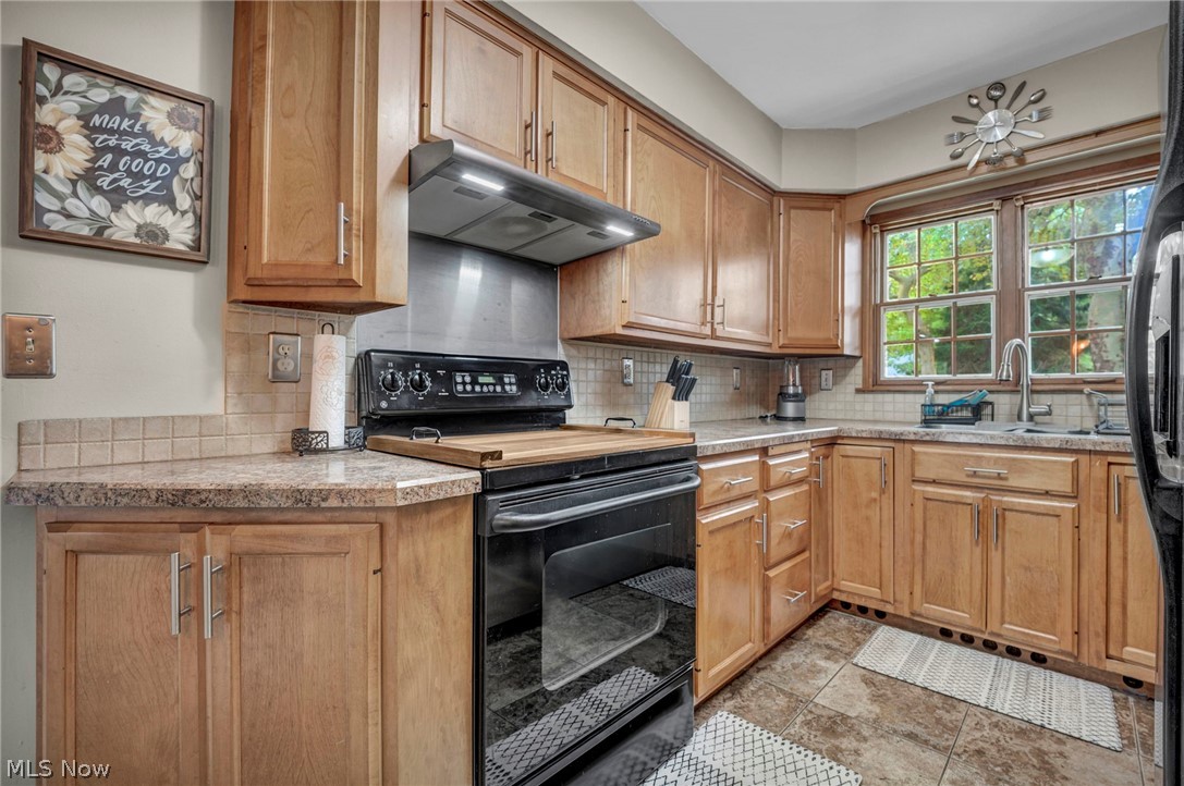 1725 Bathgate Avenue Madison OH 44057