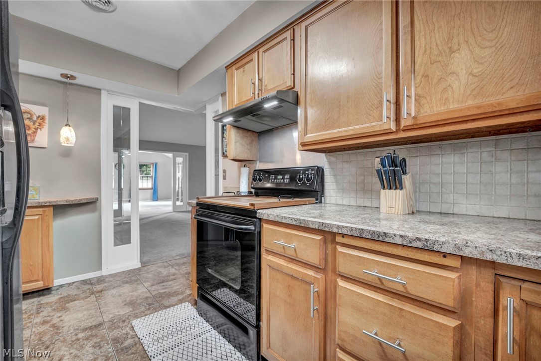 1725 Bathgate Avenue Madison OH 44057