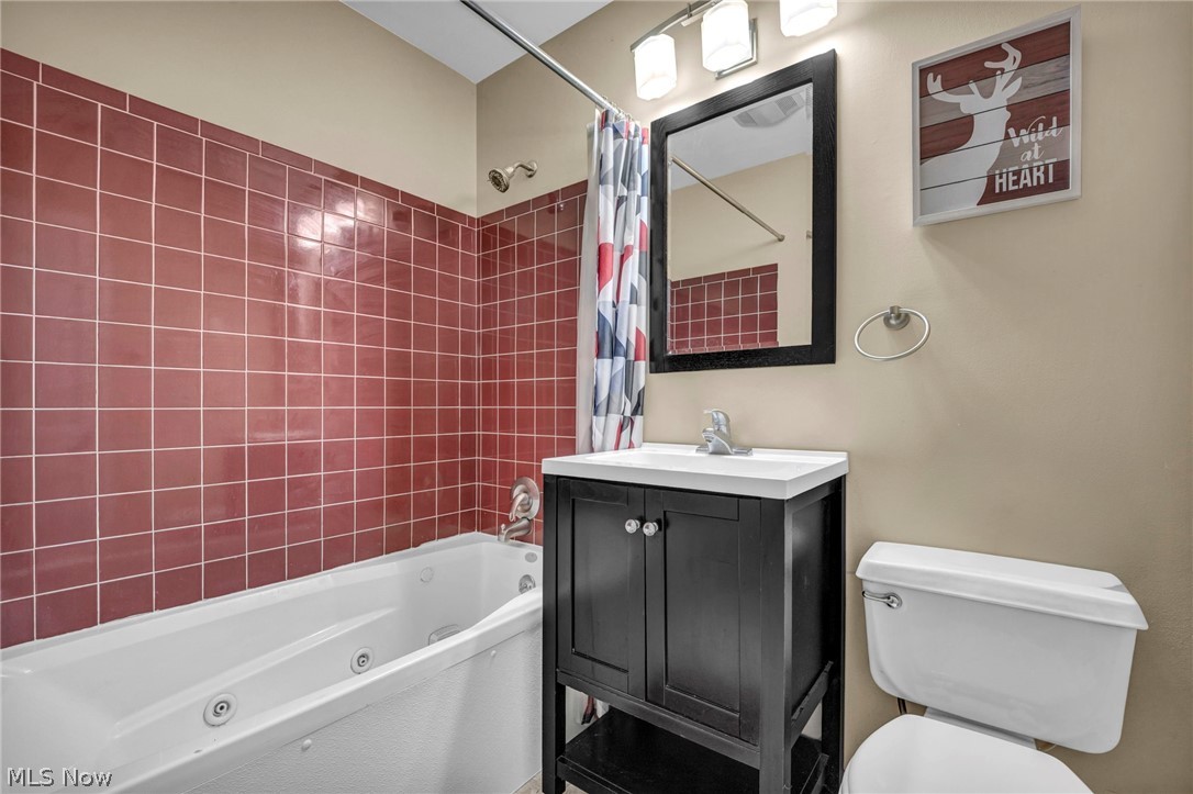 1725 Bathgate Avenue Madison OH 44057
