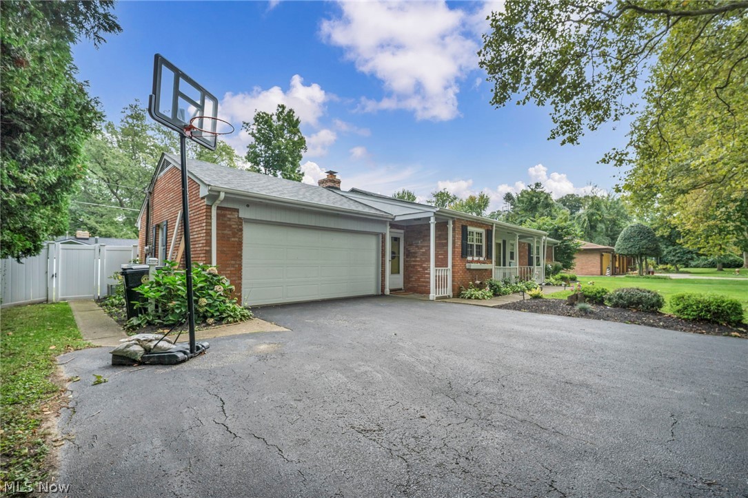 1725 Bathgate Avenue Madison OH 44057