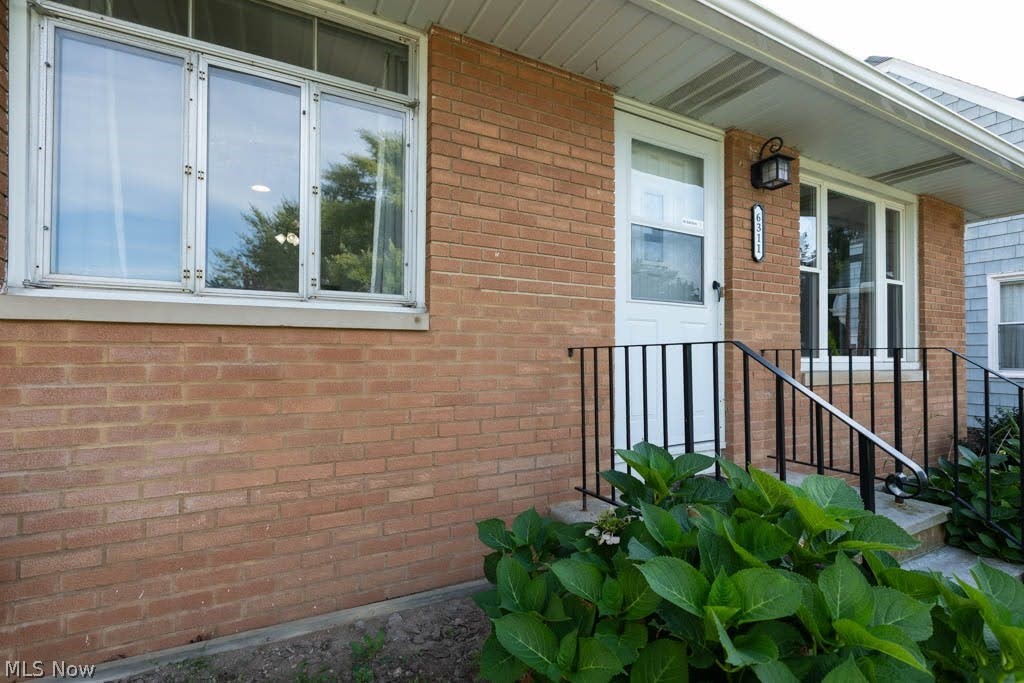 6311 Thornton Drive Parma OH 44129